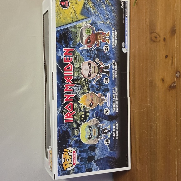 Funko Pop! Rocks Iron Maiden Figures Set - Multicolor Blacklight Glow - Picture 3 of 6